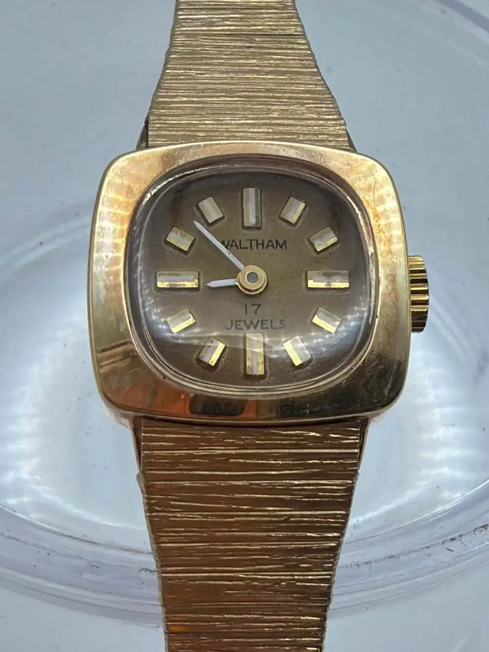 Vintage Waltham Ladies 17 Jewels Mechanical Gold Tone Watch